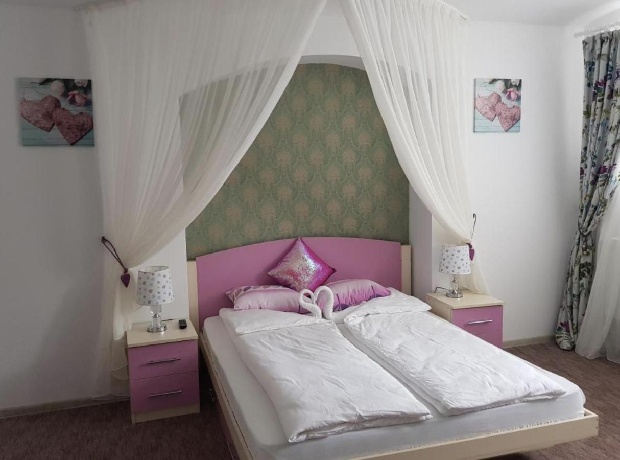 Wall St House Сибиу Экстерьер фото